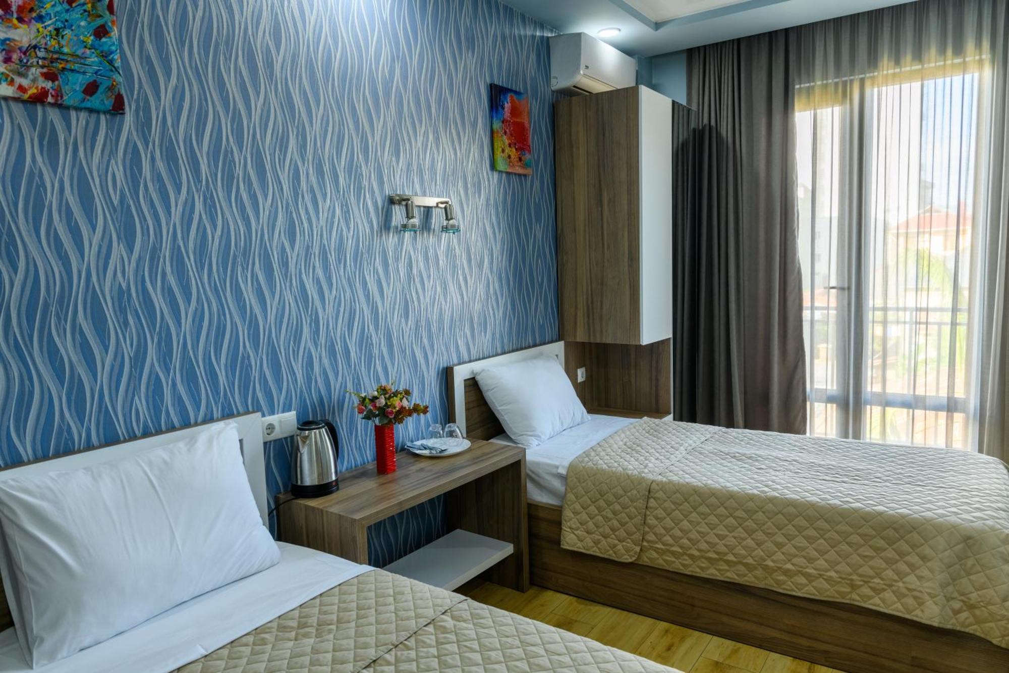 Hotel Sunny Batumi Esterno foto